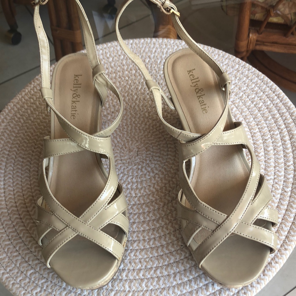 KellyKatie Sandals Brand New Never Worn
